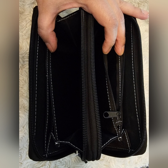 Black Soft pebbled leather Double Zip Around Wallet New without Tags - Picture 12 of 12